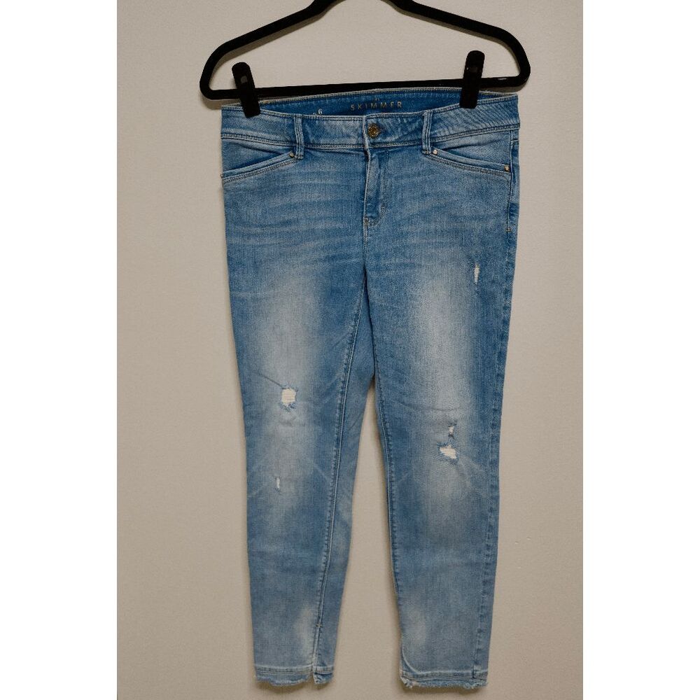 Distressed Light Wash Skimmer Jeans – Size 6 👖